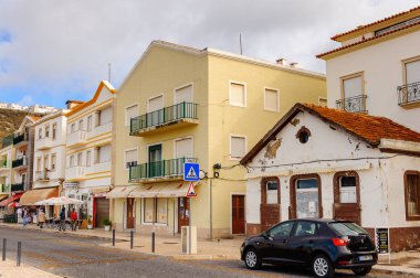 Nazare, Portekiz - 15 Ekim 2016: Nasıra Lı'nın Mimarisi, Portekiz. Bu Silver Coast (Costa de Prata en popüler sahil beldelerinden biridir)