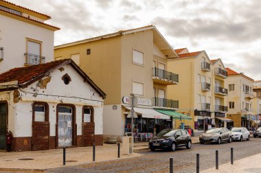 Nazare, Portekiz - 15 Ekim 2016: Nasıra Lı'nın Mimarisi, Portekiz. Bu Silver Coast (Costa de Prata en popüler sahil beldelerinden biridir)