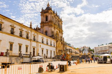 Alcobaca, Portekiz - 15 Ekim 2016: Kral I. Pedro ve Ines de Castro'nun burried edildiği Orta Çağ Roma Katolik manastırı. Unesco Dünya Heriatge