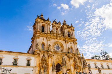 Alcobaca, Portekiz - 15 Ekim 2016: Kral I. Pedro ve Ines de Castro'nun burried edildiği Orta Çağ Roma Katolik manastırı. Unesco Dünya Heriatge