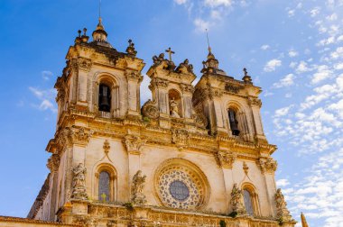 Alcobaca, Portekiz - 15 Ekim 2016: Kral I. Pedro ve Ines de Castro'nun burried edildiği Orta Çağ Roma Katolik manastırı. Unesco Dünya Heriatge