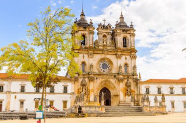 Alcobaca, Portekiz - 15 Ekim 2016: Kral I. Pedro ve Ines de Castro'nun burried edildiği Orta Çağ Roma Katolik manastırı. Unesco Dünya Heriatge