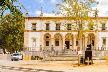 Alcobaca, Portekiz - 15 Ekim 2016: Alcobaca, Oeste Subregion, Portekiz bölgesi Centro. Şehir ilk kral Afonso Henriques sonra önemli oldu