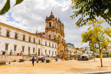 Alcobaca, Portekiz - 15 Ekim 2016: Kral I. Pedro ve Ines de Castro'nun burried edildiği Orta Çağ Roma Katolik manastırı. Unesco Dünya Heriatge