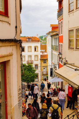 Coimbra, Portekiz - 16 Ekim 2016: Coimbra, Portekiz'in tarihi merkezinin mimarisi. Unesco tarafından 2013 yılından bu yana Dünya Mirası