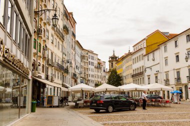 Coimbra, Portekiz - 16 Ekim 2016: Coimbra, Portekiz'in tarihi merkezinin antik mimarisi. Unesco tarafından 2013 yılından bu yana Dünya Mirası
