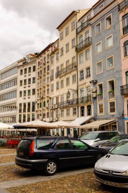 Coimbra, Portekiz - 16 Ekim 2016: Coimbra, Portekiz'in tarihi merkezinin mimarisi. Unesco tarafından 2013 yılından bu yana Dünya Mirası