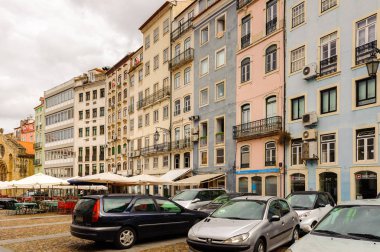 Coimbra, Portekiz - 16 Ekim 2016: Coimbra, Portekiz'in tarihi merkezinin mimarisi. Unesco tarafından 2013 yılından bu yana Dünya Mirası