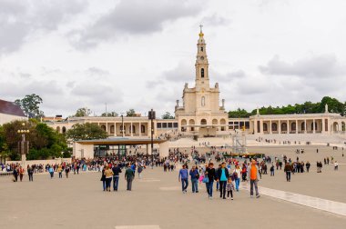 Fatima, Portekiz - Eki 16, 2016: Sanctuary of Fatima, Portekiz. Katolik hacılar ve turistler için önemli yerler