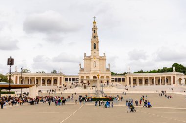 Fatima, Portekiz - Eki 16, 2016: Sanctuary of Fatima, Portekiz. Katolik hacılar ve turistler için önemli yerler
