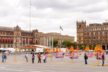 Mexico City, Mex - Eki 27, 2016: Mexico City, Df, Meksika'nın başkenti ve en kalabalık şehri Olan Anayasa Meydanı'nda (Plaza de Constitucion) bina