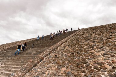 Teotiucan, Meksika - 27 Ekim 2016: Teotihuacan, Kolomb öncesi Amerika'da inşa edilmiş birçok Mesoamerican piramidinin bulunduğu yer. Unesco Dünya Mirası