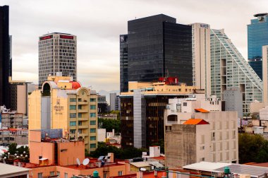 Mexico City, Mex - Eki 27, 2016: Mexico City Bölgesi Rosa Mimarisi (Pembe Bölge), Df, Zona Rosa alışveriş, gece hayatı, gay topluluğu ile ünlü bir mahalle