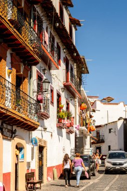 Taxco, Meksika - 28 Ekim 2016: Taxco Mimarisi, Meksika. Kasaba Gümüş ürünleri ile bilinir