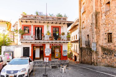 Taxco, Meksika - 28 Ekim 2016: Taxco Mimarisi, Meksika. Kasaba Gümüş ürünleri ile bilinir