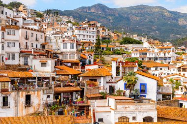 Taxco, Meksika - 28 Ekim 2016: Taxco Panoraması, Meksika. Kasaba Gümüş ürünleri ile bilinir
