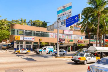 Acapulco, Meksika - 29 Ekim 2016: Meksika'nın Pasifik kıyısındaki Guerrero eyaletinde önemli bir liman olan Acapulco de Juarez'in mimarisi