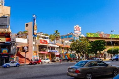 Acapulco, Meksika - 29 Ekim 2016: Meksika'nın Pasifik kıyısındaki Guerrero eyaletinde önemli bir liman olan Acapulco de Juarez'in mimarisi