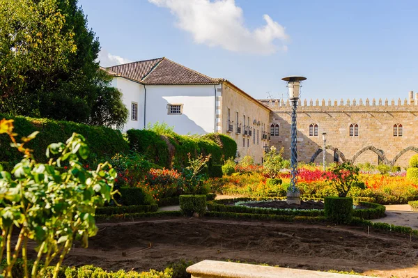 Braga, Portekiz - 14 Ekim 2016: Braga Mimarisi, Portekiz. Şehir 2012 yılında Avrupa Gençlik Başkenti oldu.