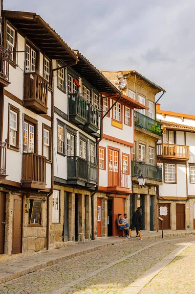 Guimaraes, Portekiz - 14 Ekim 2016: Guimaraes Tarihi Merkezi Oliveira Plaza, Portekiz. Unesco Dünya Mirası