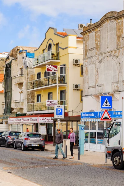 Nazare, Portekiz - 15 Ekim 2016: Nasıra Lı'nın Mimarisi, Portekiz. Bu Silver Coast (Costa de Prata en popüler sahil beldelerinden biridir)