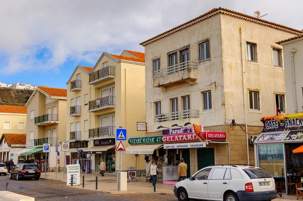 Nazare, Portekiz - 15 Ekim 2016: Nasıra Lı'nın Mimarisi, Portekiz. Bu Silver Coast (Costa de Prata en popüler sahil beldelerinden biridir)