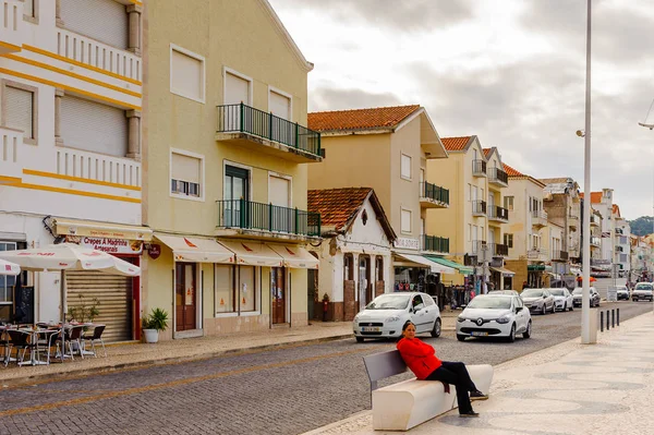 葡萄牙拿撒勒 2016年10月15日 葡萄牙拿撒勒大道的建筑 它是银海岸 普拉塔海岸 最受欢迎的海滨度假胜地之一 — 图库照片