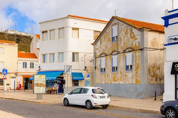 Nazare, Portekiz - 15 Ekim 2016: Nasıra Lı'nın Mimarisi, Portekiz. Bu Silver Coast (Costa de Prata en popüler sahil beldelerinden biridir)