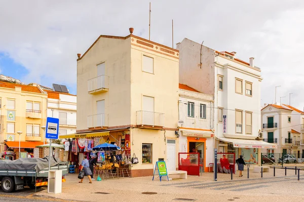 Nazare, Portekiz - 15 Ekim 2016: Nasıra Lı'nın Mimarisi, Portekiz. Bu Silver Coast (Costa de Prata en popüler sahil beldelerinden biridir)