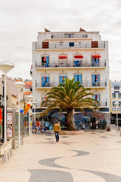 葡萄牙拿撒勒 2016年10月15日 葡萄牙拿撒勒海岸建筑 它是银海岸 普拉塔海岸 最受欢迎的海滨度假胜地之一 — 图库照片