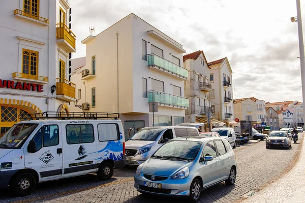 Nazare, Portekiz - 15 Ekim 2016: Nasıra Sahili Mimarisi, Portekiz. Bu Silver Coast (Costa de Prata en popüler sahil beldelerinden biridir).