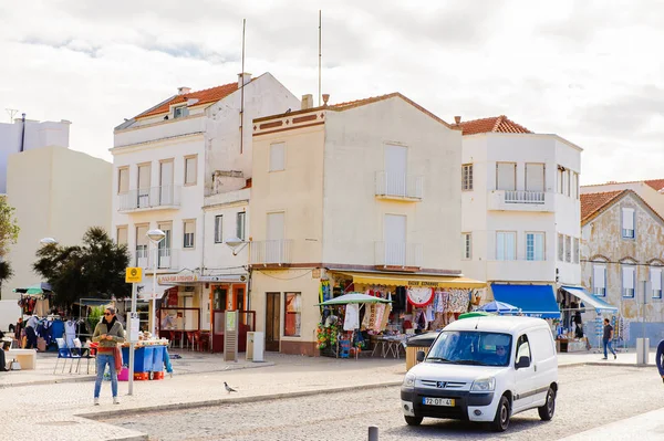 Nazare, Portekiz - 15 Ekim 2016: Nasıra Sahili, Portekiz. Bu Silver Coast (Costa de Prata en popüler sahil beldelerinden biridir)