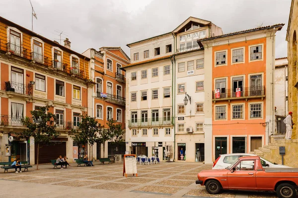 Coimbra, Portekiz - 16 Ekim 2016: Coimbra, Portekiz'in tarihi merkezinin antik mimarisi. Unesco tarafından 2013 yılından bu yana Dünya Mirası