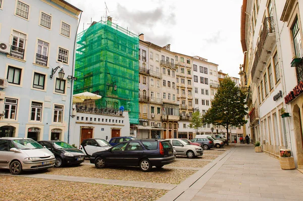 Coimbra, Portekiz - 16 Ekim 2016: Coimbra, Portekiz'in tarihi merkezinin mimarisi. Unesco tarafından 2013 yılından bu yana Dünya Mirası