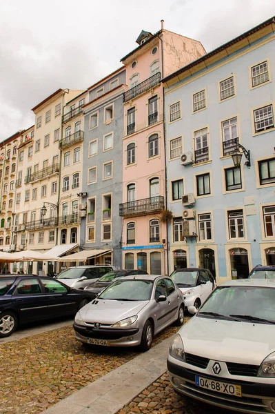 Coimbra, Portekiz - 16 Ekim 2016: Coimbra, Portekiz'in tarihi merkezinin mimarisi. Unesco tarafından 2013 yılından bu yana Dünya Mirası