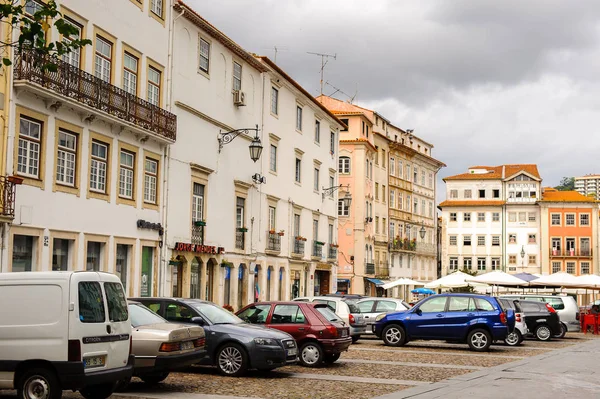 Coimbra, Portekiz - 16 Ekim 2016: Coimbra, Portekiz'in tarihi merkezinin mimarisi. Unesco tarafından 2013 yılından bu yana Dünya Mirası