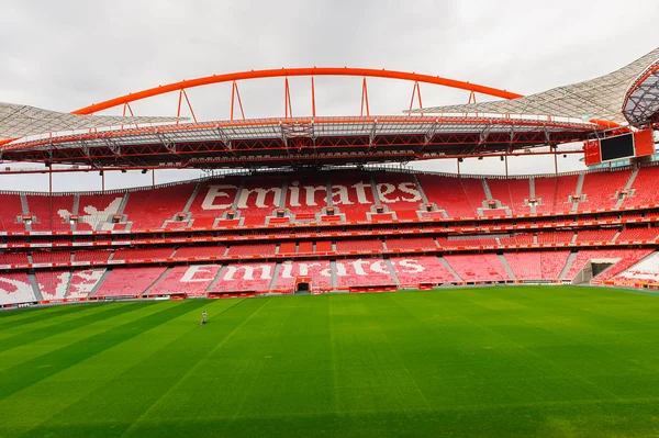 Lizbon, Portekiz - 17 Ekim 2016: Estadio da Luz Panoraması (Stadium of Light), S.L. Benfica stadyumu. Euro 2004 için inşa edilmiştir.