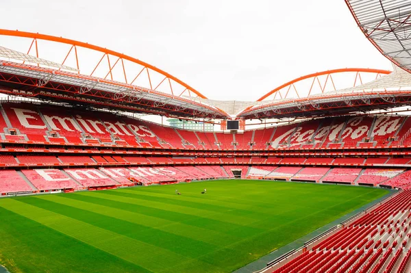 Lizbon, Portekiz - 17 Ekim 2016: Estadio da Luz Panoraması (Stadium of Light), S.L. Benfica stadyumu. Euro 2004 için inşa edilmiştir.