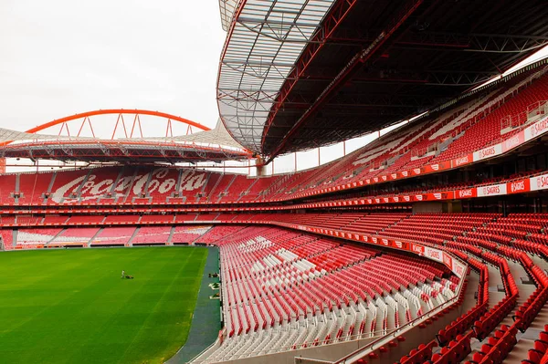 Lizbon, Portekiz - 17 Ekim 2016: Estadio da Luz (Stadium of Light), S.L. Benfica stadyumu. Euro 2004 için inşa edilmiştir.