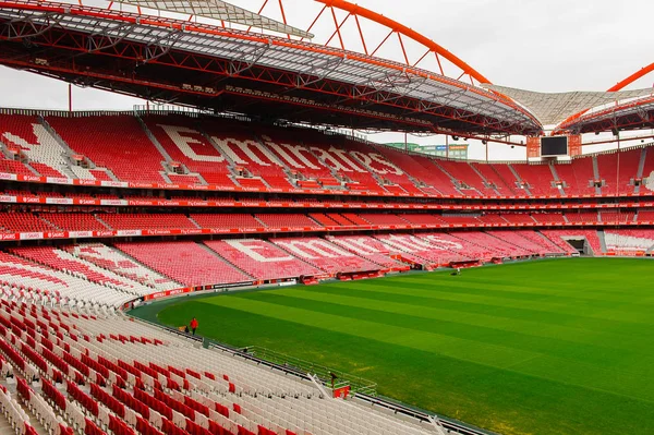 Lizbon, Portekiz - 17 Ekim 2016: Estadio da Luz (Stadium of Light), S.L. Benfica stadyumu. Euro 2004 için inşa edilmiştir.