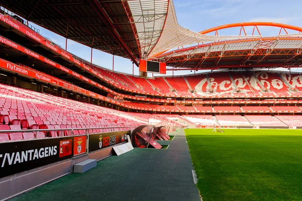 Lizbon, Portekiz - 17 Ekim 2016: Estadio da Luz (Stadium of Light), S.L. Benfica stadyumu. Euro 2004 için inşa edilmiştir.