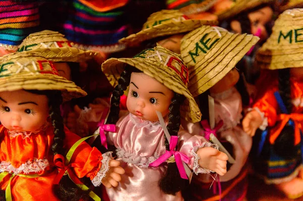 Ciudad México Mex Octubre 2016 Pequeñas Muñecas Mexicanas Traje Tradicional —  Fotos de Stock