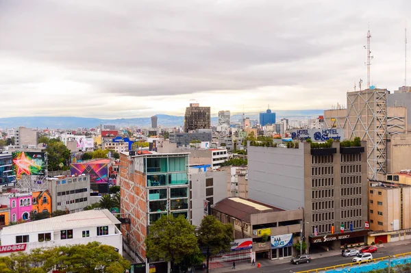 Mexico City, Mex - Eki 27, 2016: Mexico City Bölgesi Rosa Mimarisi (Pembe Bölge), Df, Zona Rosa alışveriş, gece hayatı, gay topluluğu ile ünlü bir mahalle
