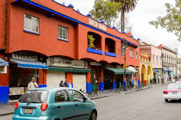 Coyoacan, Meksika - 28 Ekim 2016: Coyoacan Mimarisi, Meksika. Adı Nahuatl, Aztek langage geliyor ve büyük olasılıkla çakalların yer anlamına gelir,  