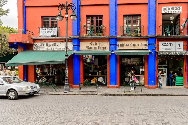 Coyoacan, Meksika - 28 Ekim 2016: Cafe Barrio Viejo in Coyoacan, Meksika. Adı Nahuatl, Aztek langage geliyor ve büyük olasılıkla çakalların yer anlamına gelir,  