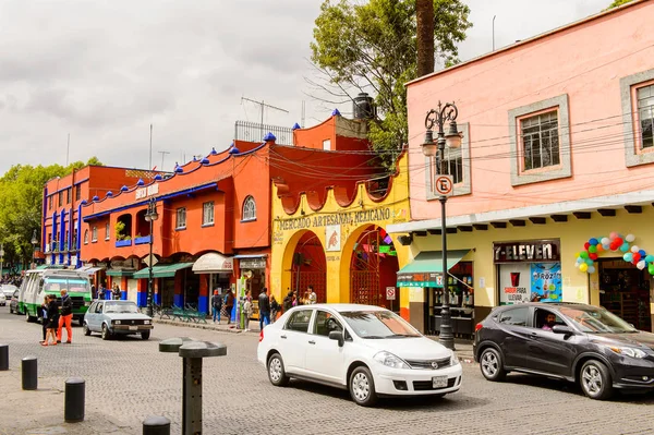 Coyoacan, Meksika - 28 Ekim 2016: Coyoacan Mimarisi, Meksika. Adı Nahuatl, Aztek langage geliyor ve büyük olasılıkla çakalların yer anlamına gelir,  