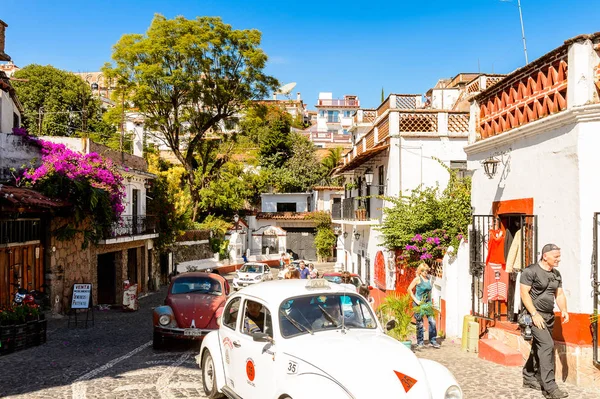 Taxco, Meksika - Eki 28, 2016: Taxco güzel görünümü, Meksika. Kasaba Gümüş ürünleri ile bilinir