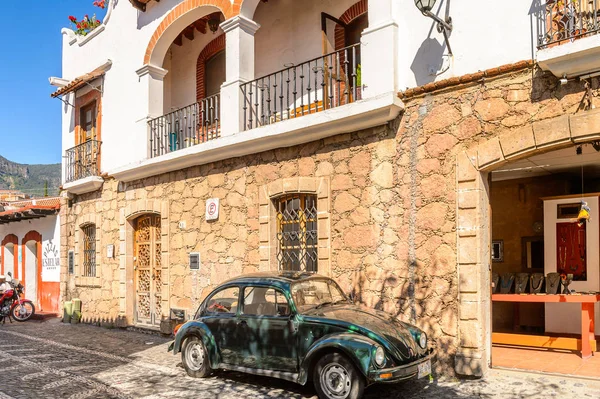 Taxco, Meksika - 28 Ekim 2016: Taxco, Meksika'daki ev. Kasaba Gümüş ürünleri ile bilinir
