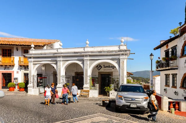 Taxco, Meksika - 28 Ekim 2016: Taxco, Meksika'nın güzel mimarisi. Kasaba Gümüş ürünleri ile bilinir
