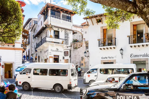 Taxco, Meksika - 28 Ekim 2016: Taxco Mimarisi, Meksika. Kasaba Gümüş ürünleri ile bilinir